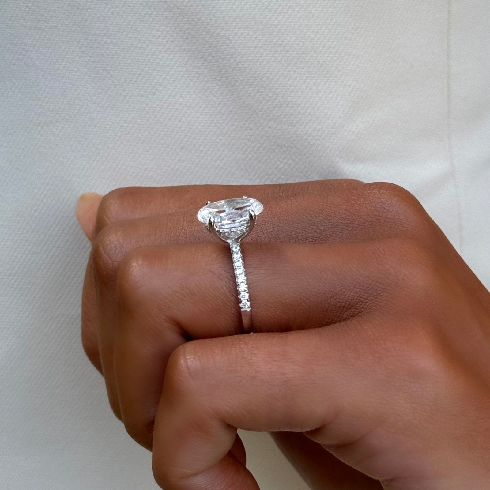 Sterling Silver 4.5ct Solitaire Ring - Luxe Emporium x