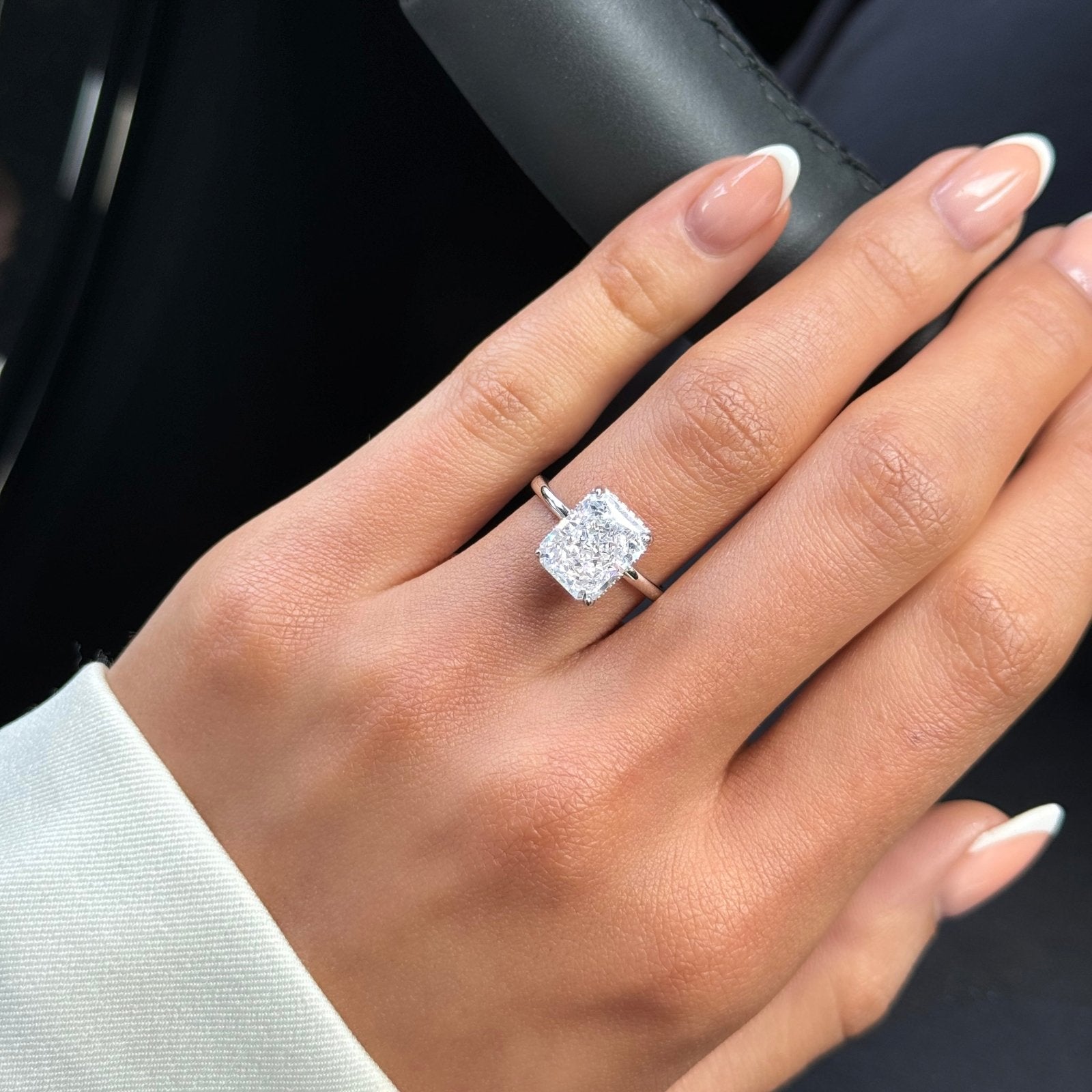 Sterling Silver Plain Band Jasmine Ring - Luxe Emporium x