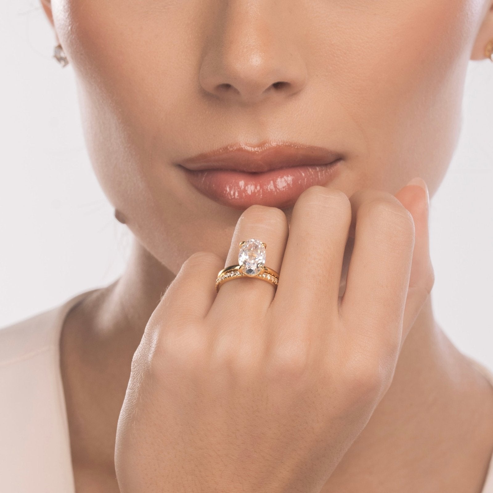 Gold Plain Band Solitaire Ring - Luxe Emporium x